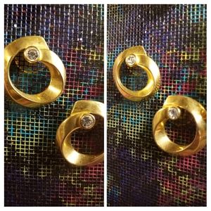 Vintage Pair circular post earnings